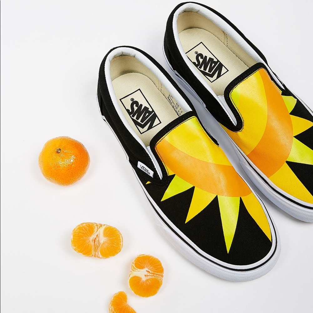 ISO🚫SELLING. Sun Print Vans Slip on! NOT FOR SALE